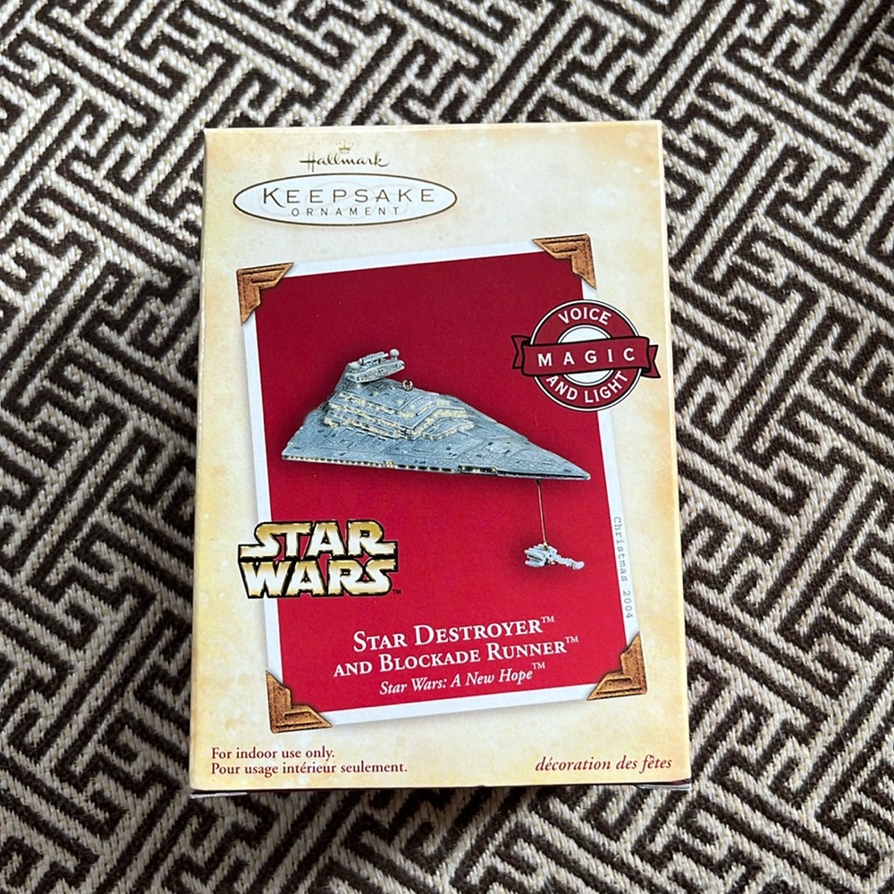 2004 Hallmark Keepsake Ornament Star Wars Star Destroyer and Blockade Runner